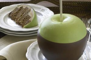 Caramel Apple Cake