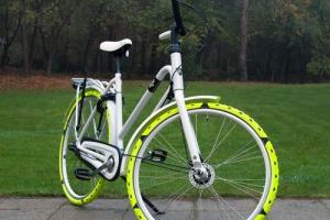 Bike Spikes for Winter Rides (Cesar Van Rongen)