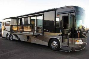 Country Coach Veranda: RV with Deck