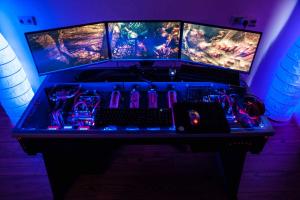 Limited Edition Cross Desk: Computer Desk + PC Case