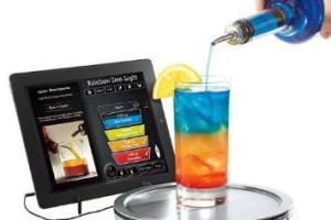 Perfect Drink Smart Bartending w/ App Offers Pouring Instructions