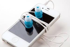 Suction Cup Earbuds Reduce Tangles