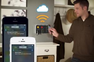 OCHO: Smart Key Tray with NFC Rocks