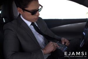 EJAMSI: Necktie + Wallet Holds Your Credit Cards / Cash