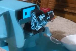 HelloSpoon: Robot That Can Feed You