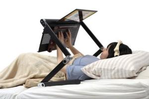 Super Gorone Desk: Use Your Laptop Lying Down