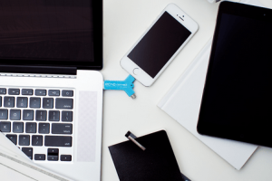 Echo Connect PLUS: iOS/Android Charge Key [2-in-1]