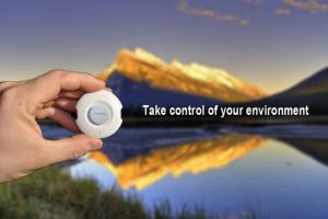 WEZR Weather Sensor / Wearable [iOS/Android]