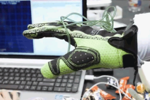 Hands Omni Glove: Virtual Reality + Sense of Touch