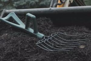 Mulch Fork & Spade: Gardening Multi-Tool