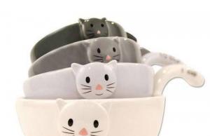 Ceramic Cat Measuring Cups + Baking Bowls
