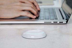 Saent: This Smart Button Keeps Distractions Away