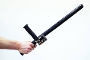 Antenna: Police Truncheon Sends Smartphone Message When Used