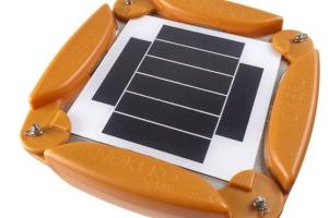 Nokero W100 Solar Work Light Is Fully Submersible