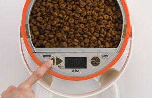 LUSMO Automatic Pet Feeder: Put Your Pet On a Diet