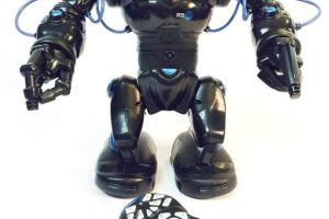 WowWee Robosapien Robot [iOS / Android]