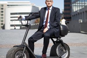 eGroov: All-Wheel Drive Electric Scooter