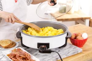 Dash Rapid Skillet: One Pan to Bake, Simmer, Scramble, Saute