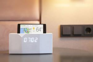 BEDDI App-enabled Alarm Clock with Smart Home Controls