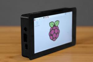 DIY: 7″ Portable Raspberry Pi Multi-Touch Tablet