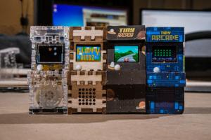 Tiny Arcade: Retro Gaming System Fits In the Palm of Your Hand
