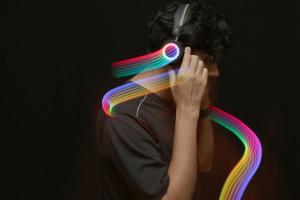DIY: Bluetooth Controlled NeoPixel Headphones