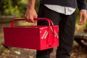 Barbecue Toolbox: BBQ Looks Like a Metal Toolbox