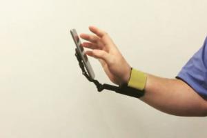 Tusk Wearable Lets You Use Smartphones Hands-free