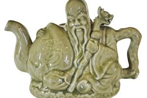 Assassin’s Teapot Has 2 Separate Compartments