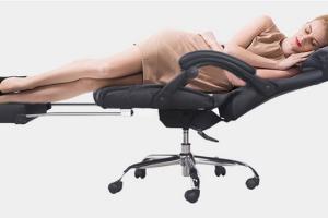 Reclining Office Chair Lets You Take a Nap at Work