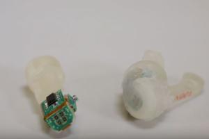 This Bionic Fingertip Connects To Nerves