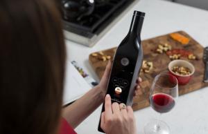 Kuvee Smart Wine Bottle with Touchscreen Display