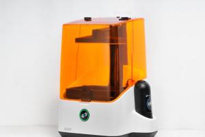 SLASH: High Resolution LCD SLA 3D Printer