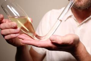 Chambong Enhances Your Champagne Drinking Experience