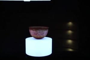 Mixed Reality: Archaeological Exhibition with Holographic Projection