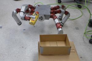 Snake Monster Hexapod Robot Can Manipulate Objects