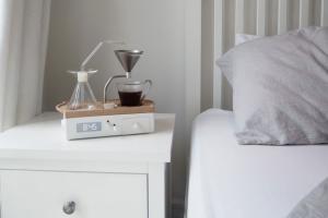 The Barisieur: Alarm Clock Wakes You Up to Fresh Coffee