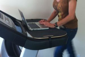 Treadmill Desk Holds Your Laptop As You Exercise