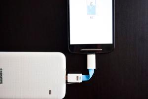 Zuo Charge S2: Turns Your Smartphone Into a Power Bank