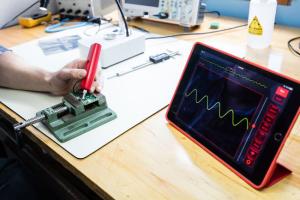 Aeroscope Smart Wireless Oscilloscope Probe for Robots & Drones