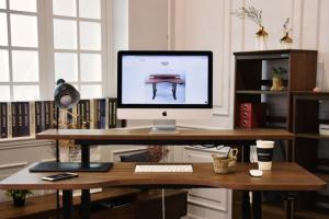 Gaze Smart Standing Desk