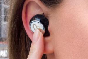 CLIK: Smart Earbuds with Real-time Voice Translation