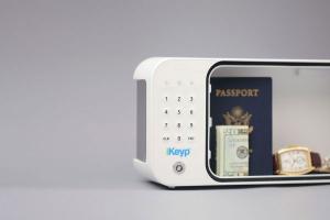 iKeyp Internet-connected Personal Safe for Your Prescription Drugs