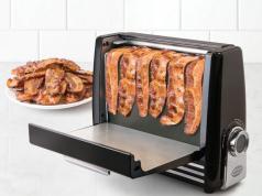 Nostalgia BCN6BK Bacon Express Cooks 6 Strips