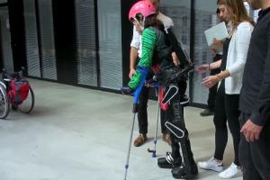 TWIICE Exoskeleton Helps Paraplegics Walk, Climb Steps