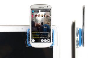 Suction Mount: Mount Your Phone To Your Tablet for Livestreaming