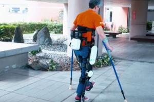 ITRI‘s Robotic Walking Assist Exoskeleton for Paralyzed People