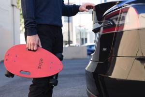 Elos Portable Skateboard for Urban Commuters