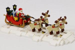 Motorized LEGO Santa’s Sleigh and Reindeer