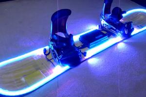 LED Snowboard with Multiple Effects
